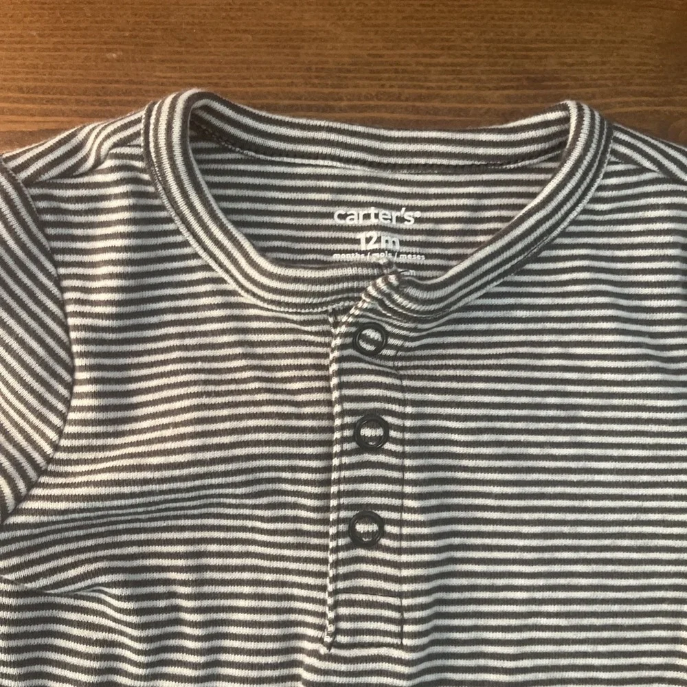 Lot Of 2 CARTERS 12 Month Bodysuit‎